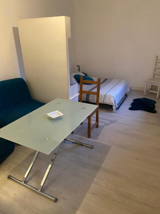 Adorable Gesthouse Avec Parking Gratuit Sur Place. Apartment Le Chene Ngoại thất bức ảnh